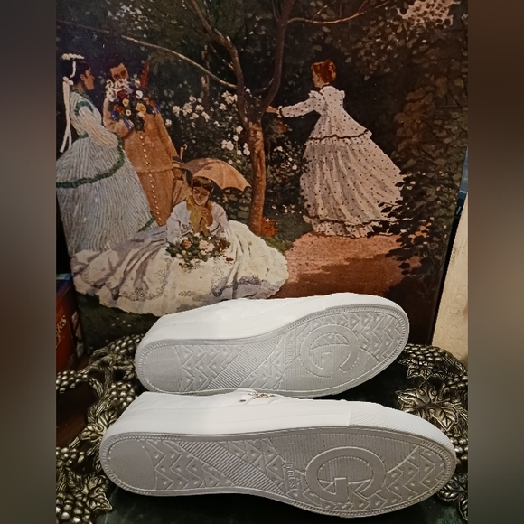 👟👟GBG Guess Women’s White Leather 🧦Quilted Pattern Shoes Size 8M.🧢🛍🎁 - Picture 4 of 14